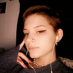 Meet your Posher, Lilly